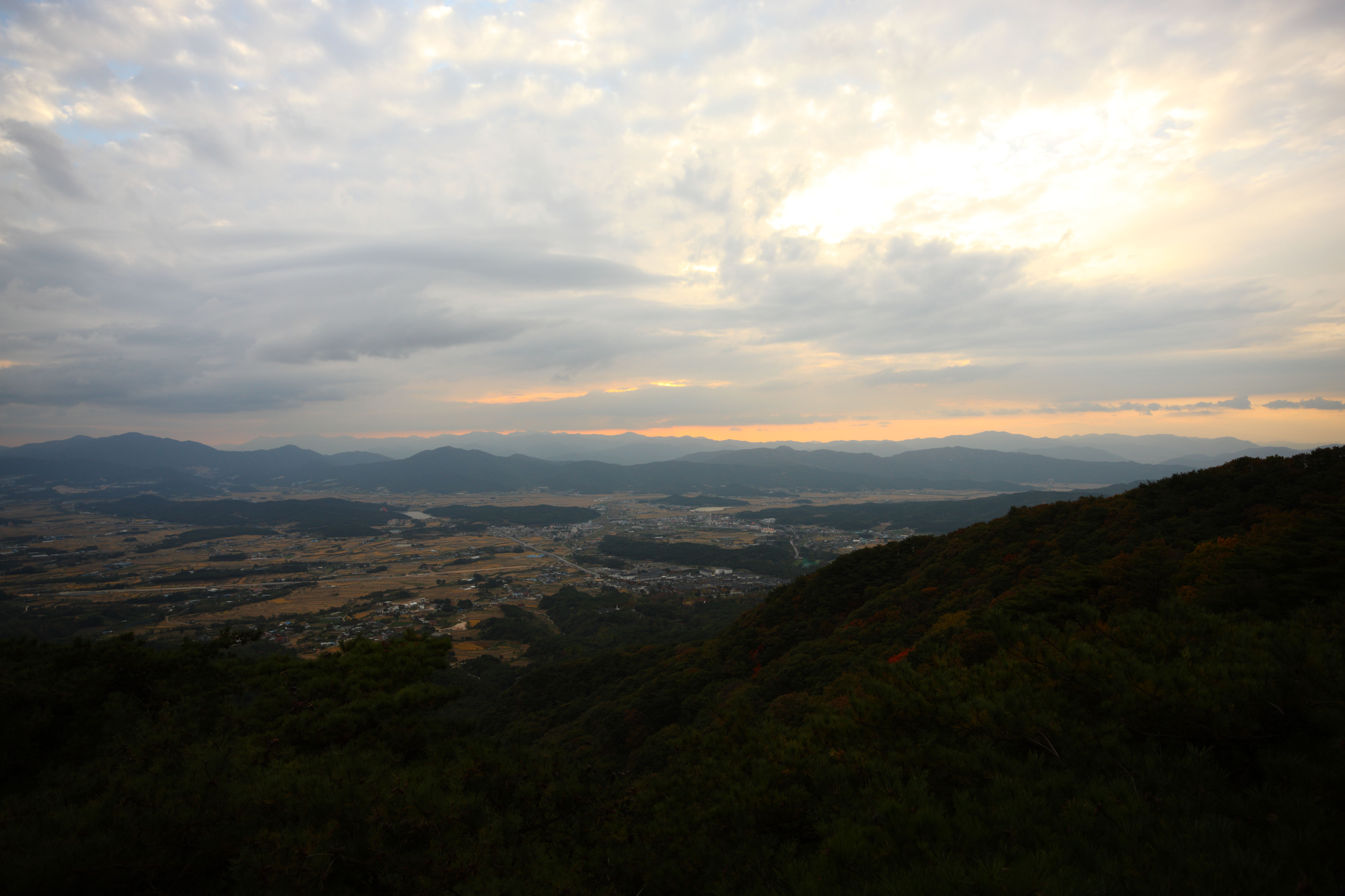 photo,material,free,landscape,picture,stock photo,Creative Commons,Gyeongju, rice field, cloud, At dark, village