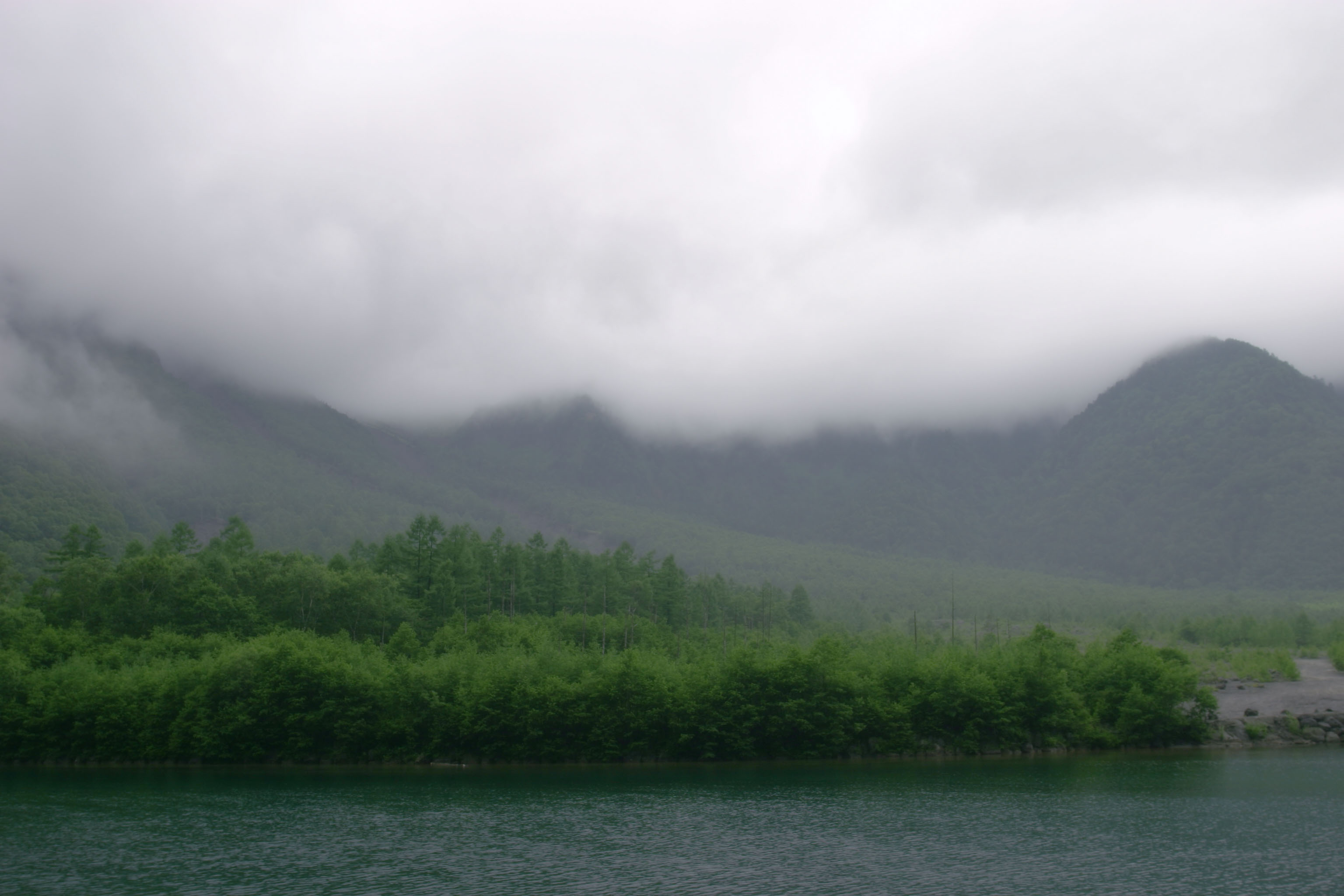 photo,material,free,landscape,picture,stock photo,Creative Commons,Taisho pond and cloud, cloud, pond, grove, mountain