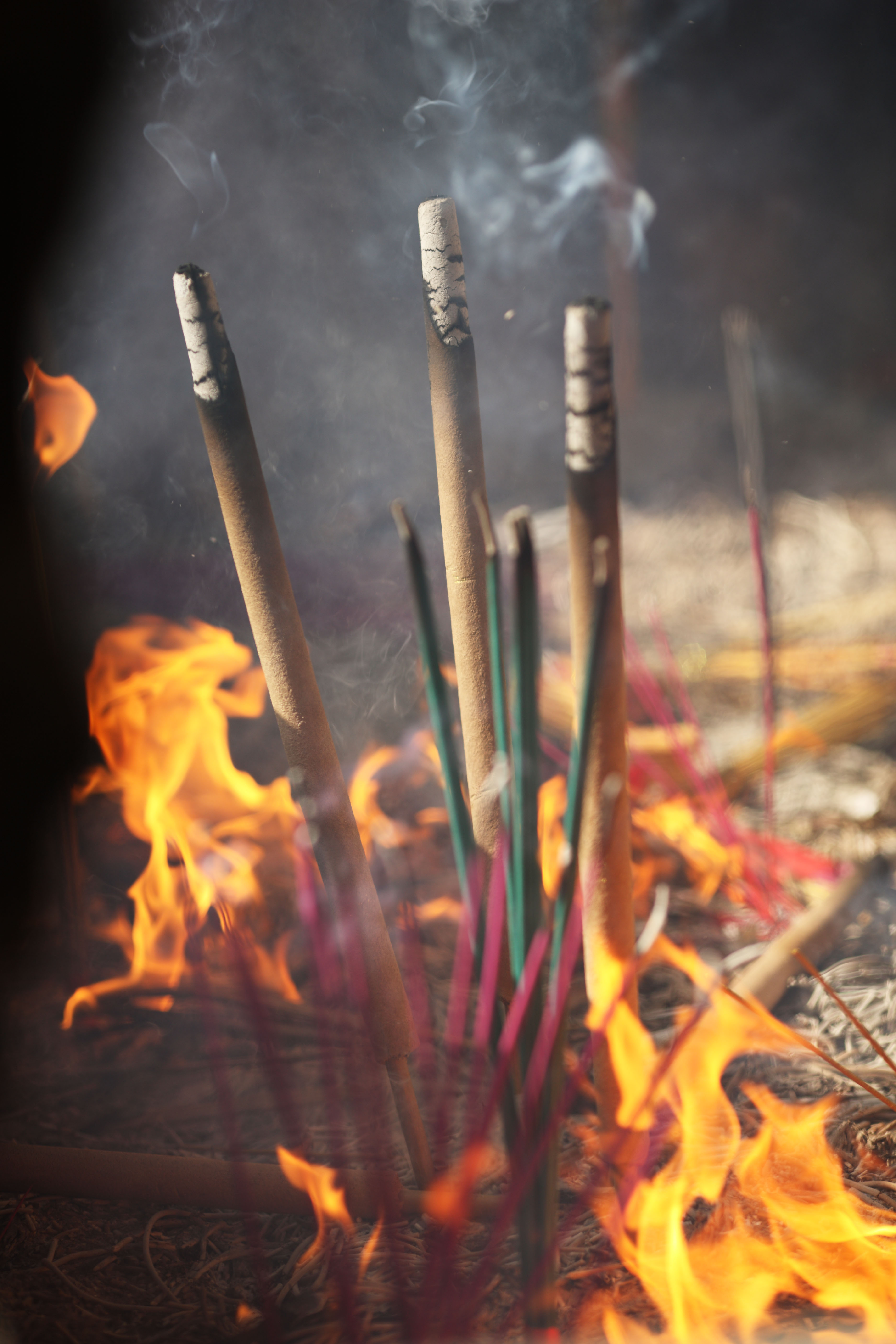 photo,material,free,landscape,picture,stock photo,Creative Commons,A HangzhouLingyingTemple incense stick, Buddhism, An incense holder, An incense stick, Smoke
