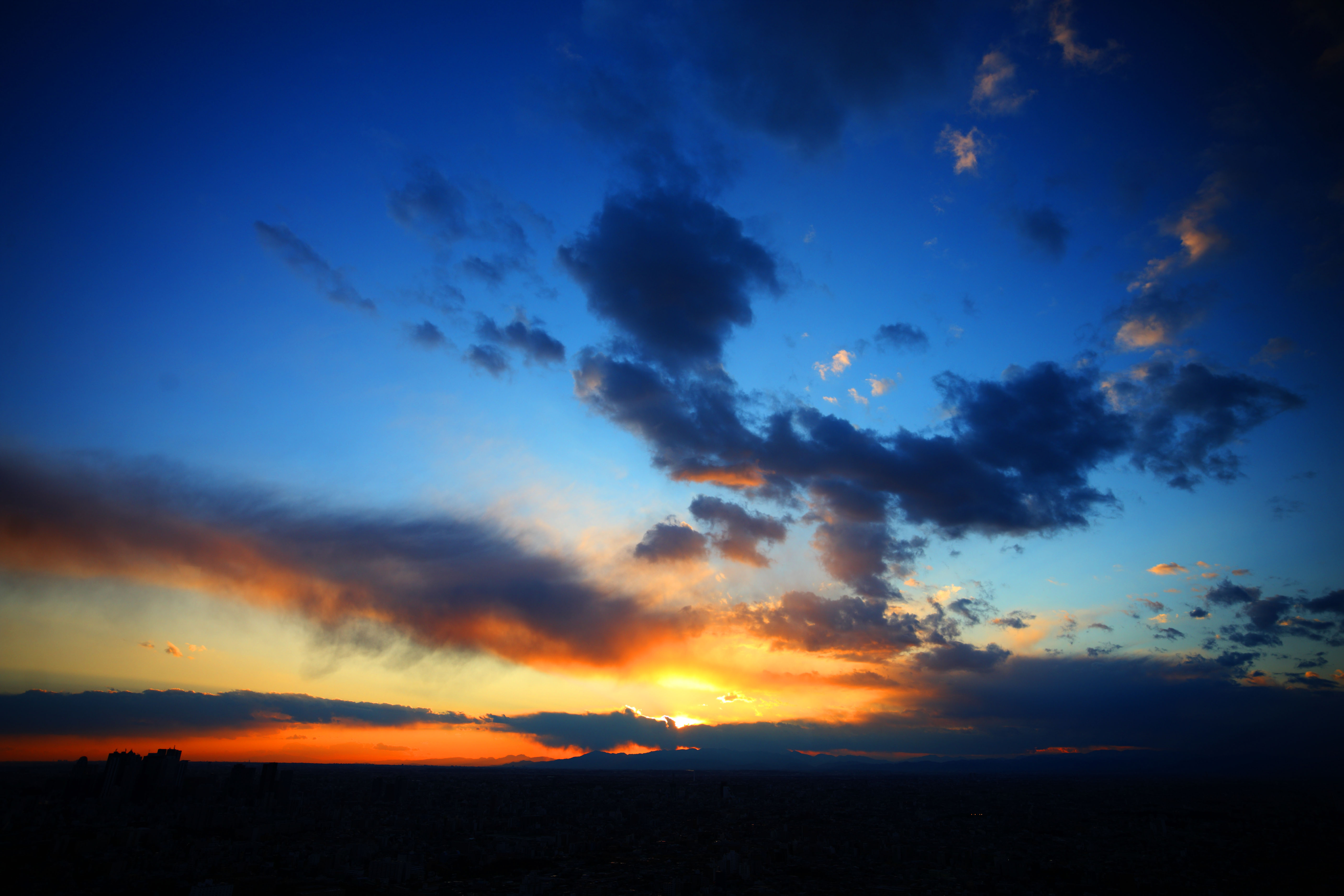 photo,material,free,landscape,picture,stock photo,Creative Commons,I am empty at dark, Rosy-pink clouds, Red, Blue, cloud