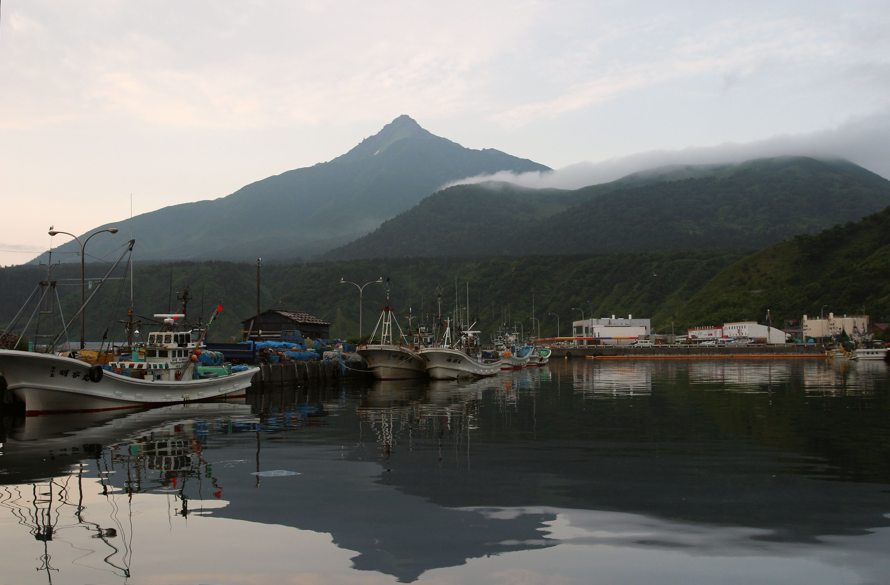 photo,material,free,landscape,picture,stock photo,Creative Commons,Mt. Rishiri-fuji and its reflection, water surface, mountain, sky, Oshidomari Fishing Port