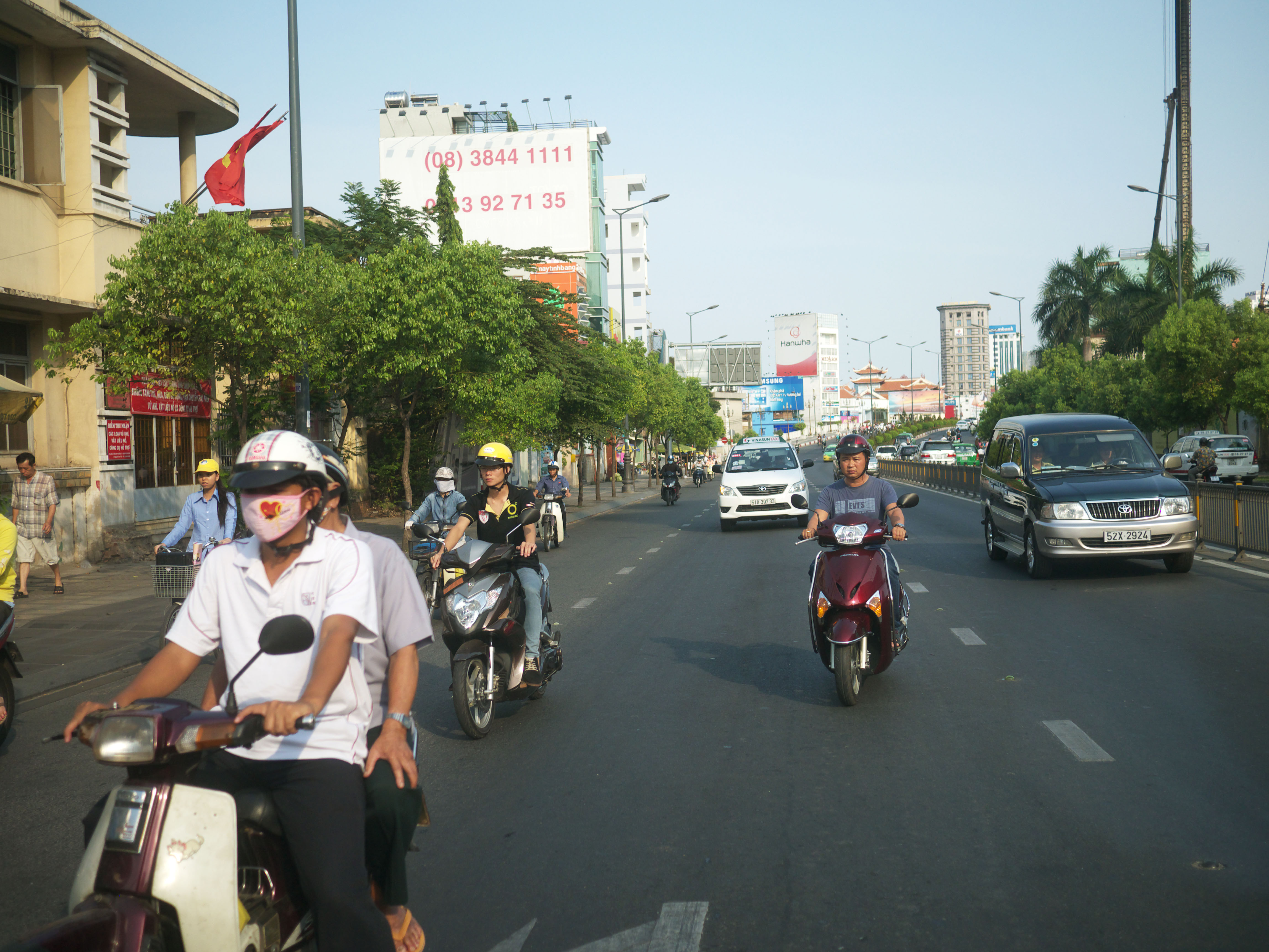 photo,material,free,landscape,picture,stock photo,Creative Commons,Streets of Ho Chi Minh City, , , , 