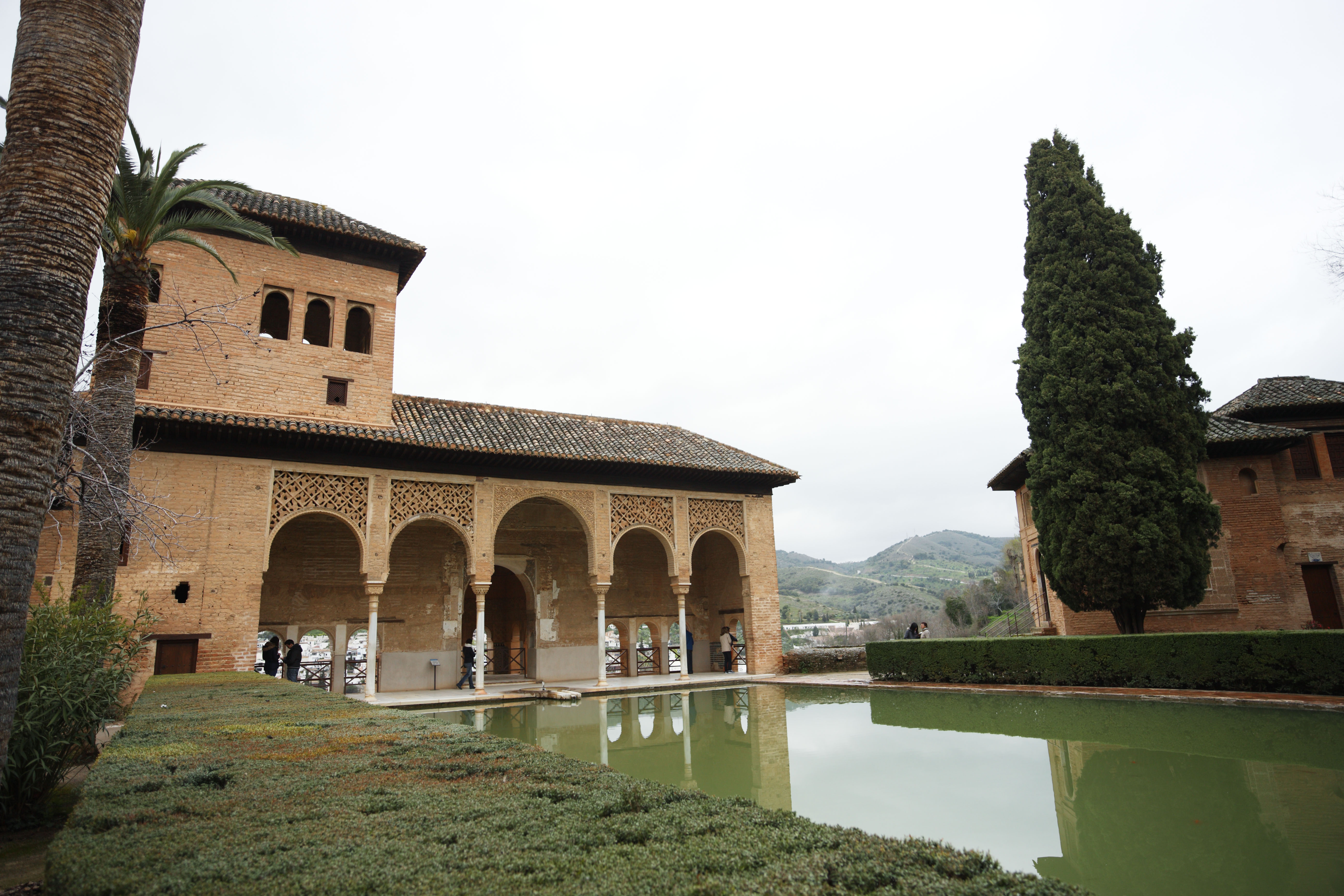 photo,material,free,landscape,picture,stock photo,Creative Commons,The Tower of the Alhambra Palace lady, , , , 