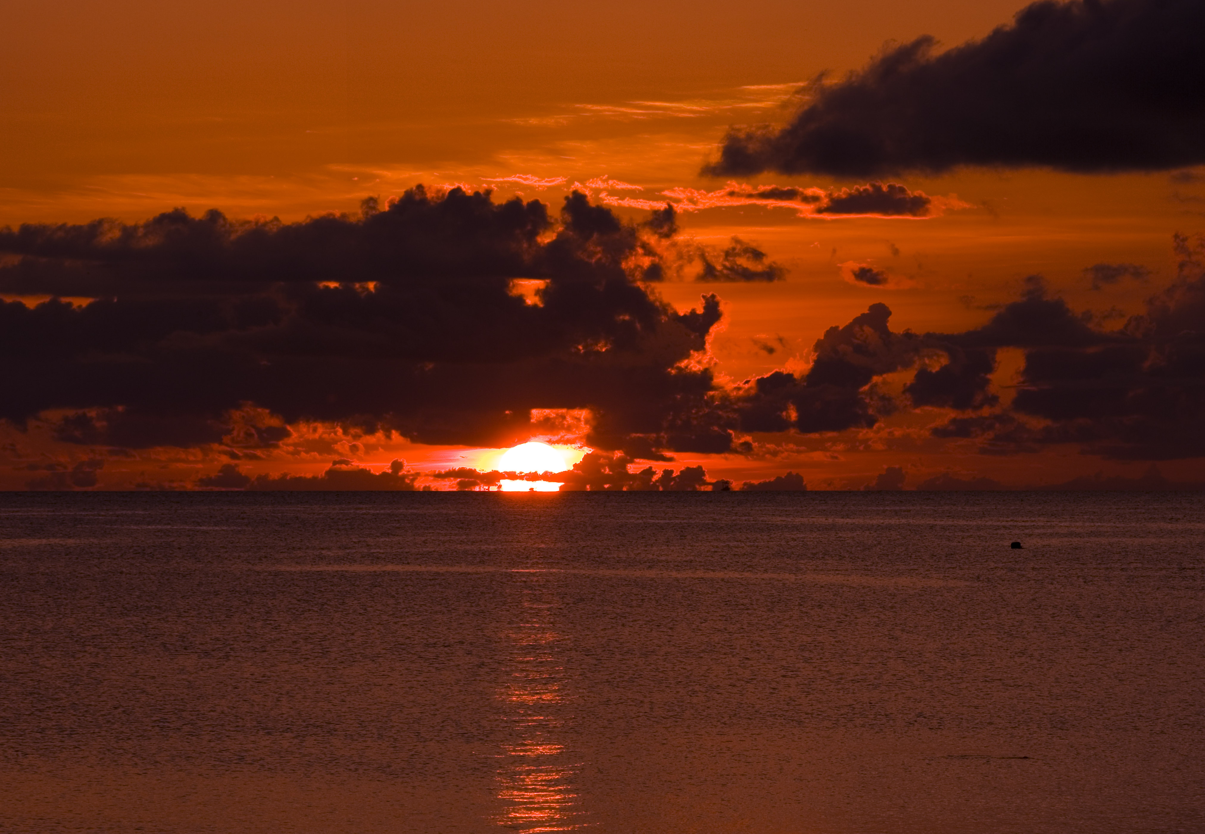 photo,material,free,landscape,picture,stock photo,Creative Commons,Dusk of Ishigaki-jima Island, cloud, The sea, The sun, sunset