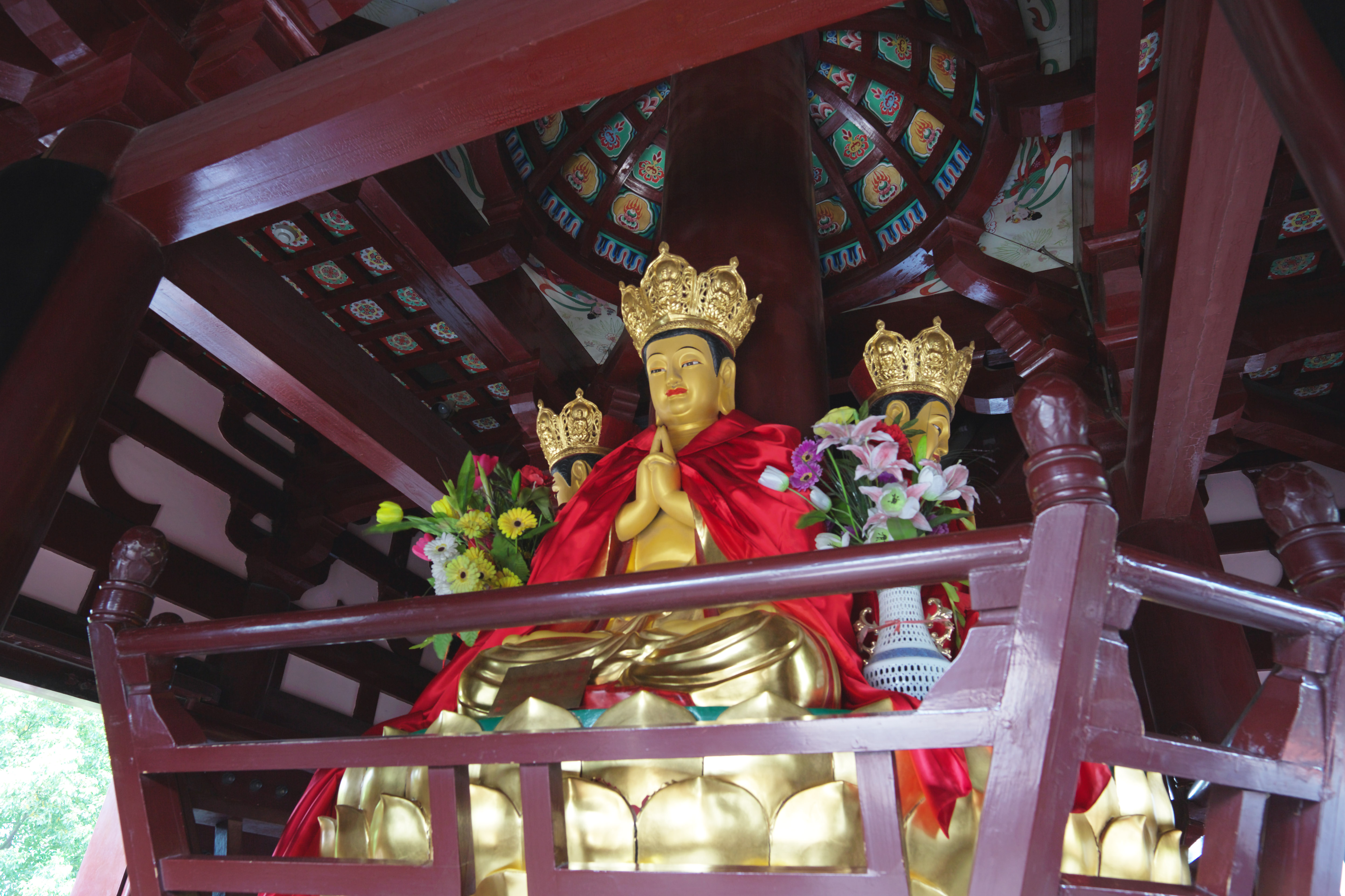 Foto, materieel, vrij, landschap, schilderstuk, bevoorraden foto,EEN Boeddhist afbeelding in Five Storeyed Pagoda van de berg in winterachtige tempel, Boeddhist afbeelding, Goud, , Boeddhisme