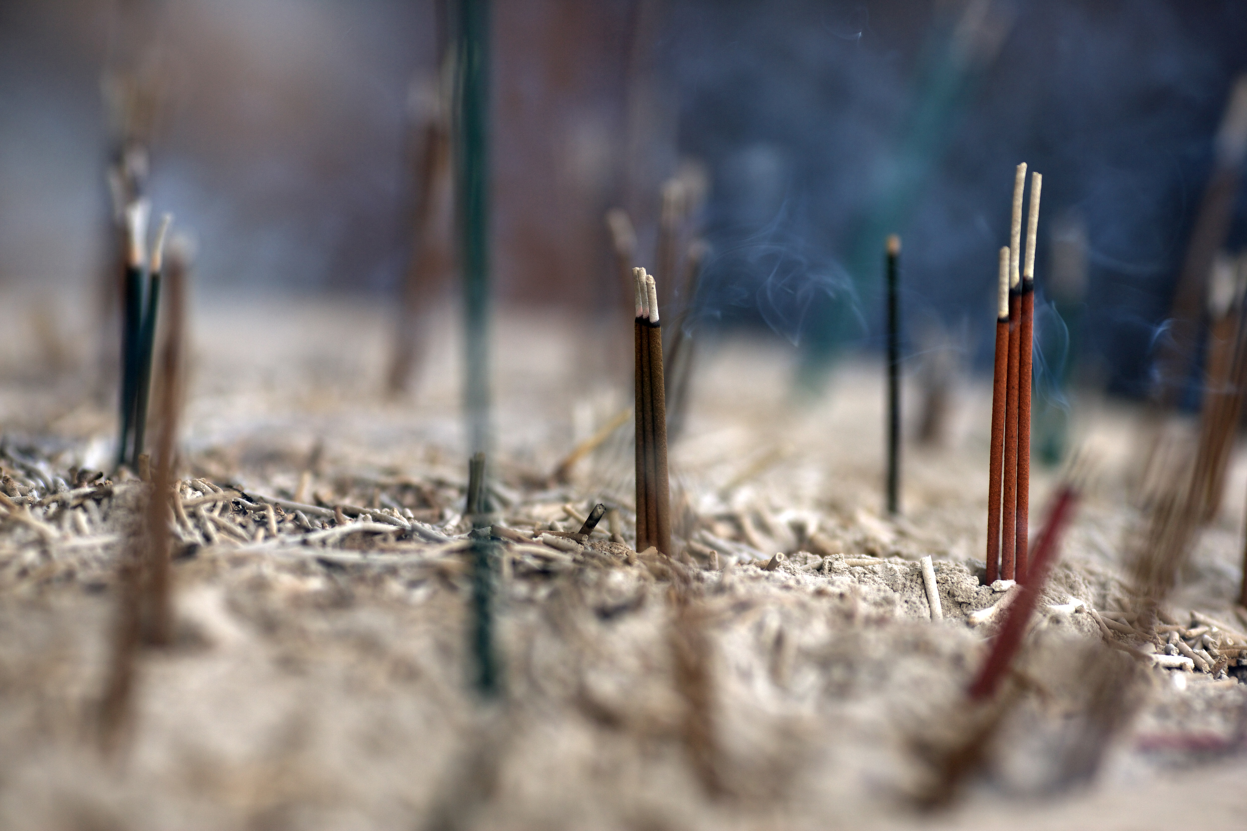 photo,material,free,landscape,picture,stock photo,Creative Commons,A sacred mountain temple incense holder, An incense stick, Buddhism, Smoke, memorial service