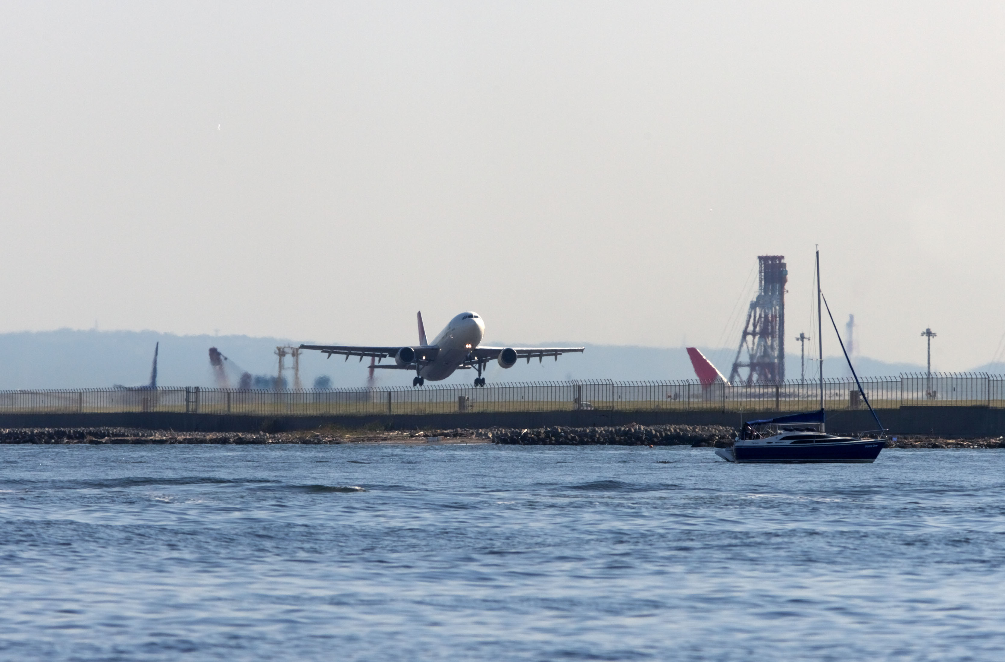 photo,material,free,landscape,picture,stock photo,Creative Commons,Takeoff, Airport, Runway, Takeoff, Yacht