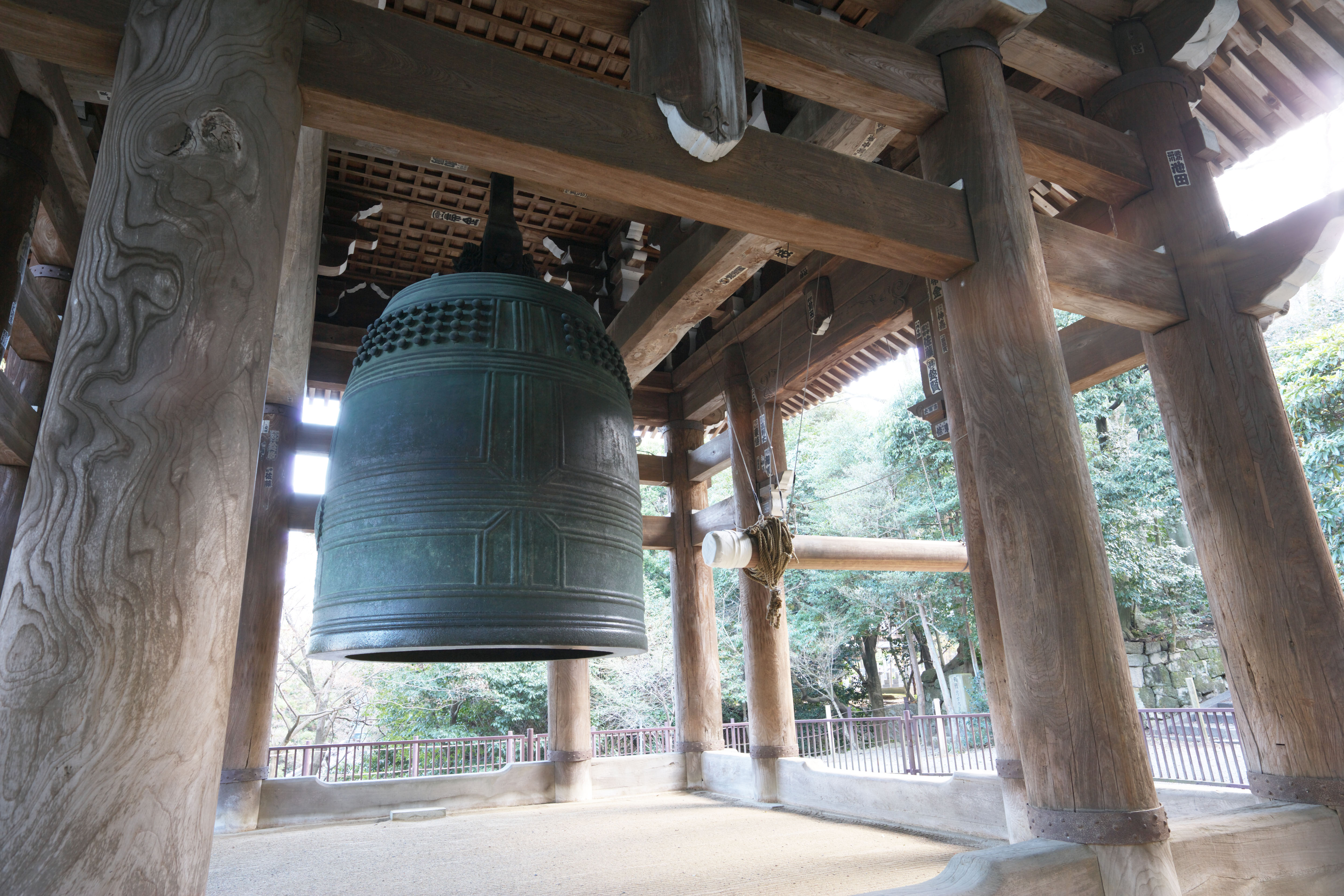 photo,material,free,landscape,picture,stock photo,Creative Commons,Chionin Institute large bell tower, Buddhism, HOUNEN, Hanging bell, Zen temple