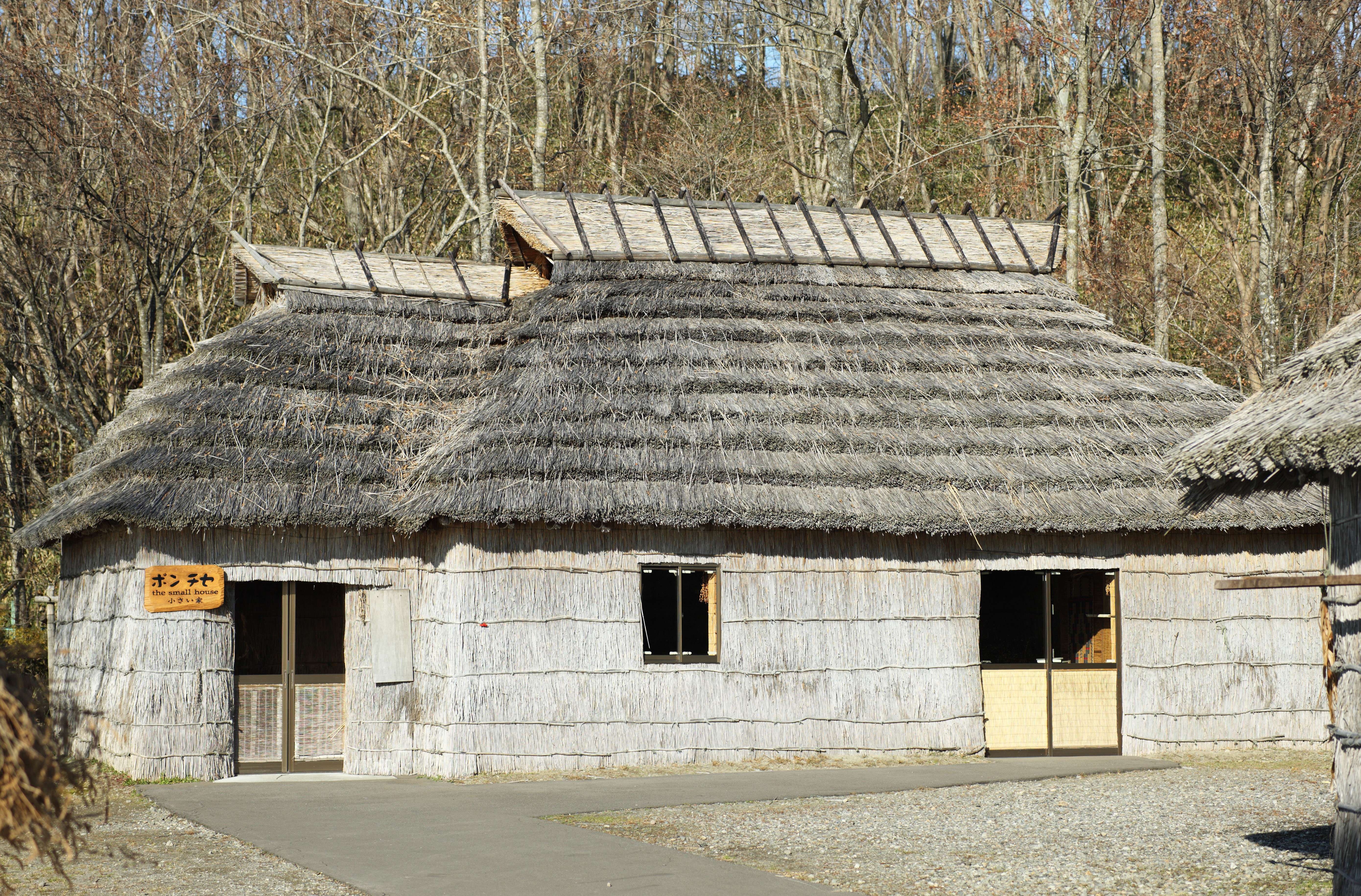 photo,material,free,landscape,picture,stock photo,Creative Commons,Pon chise, Ainu, Tradition architecture, Thatch, roof