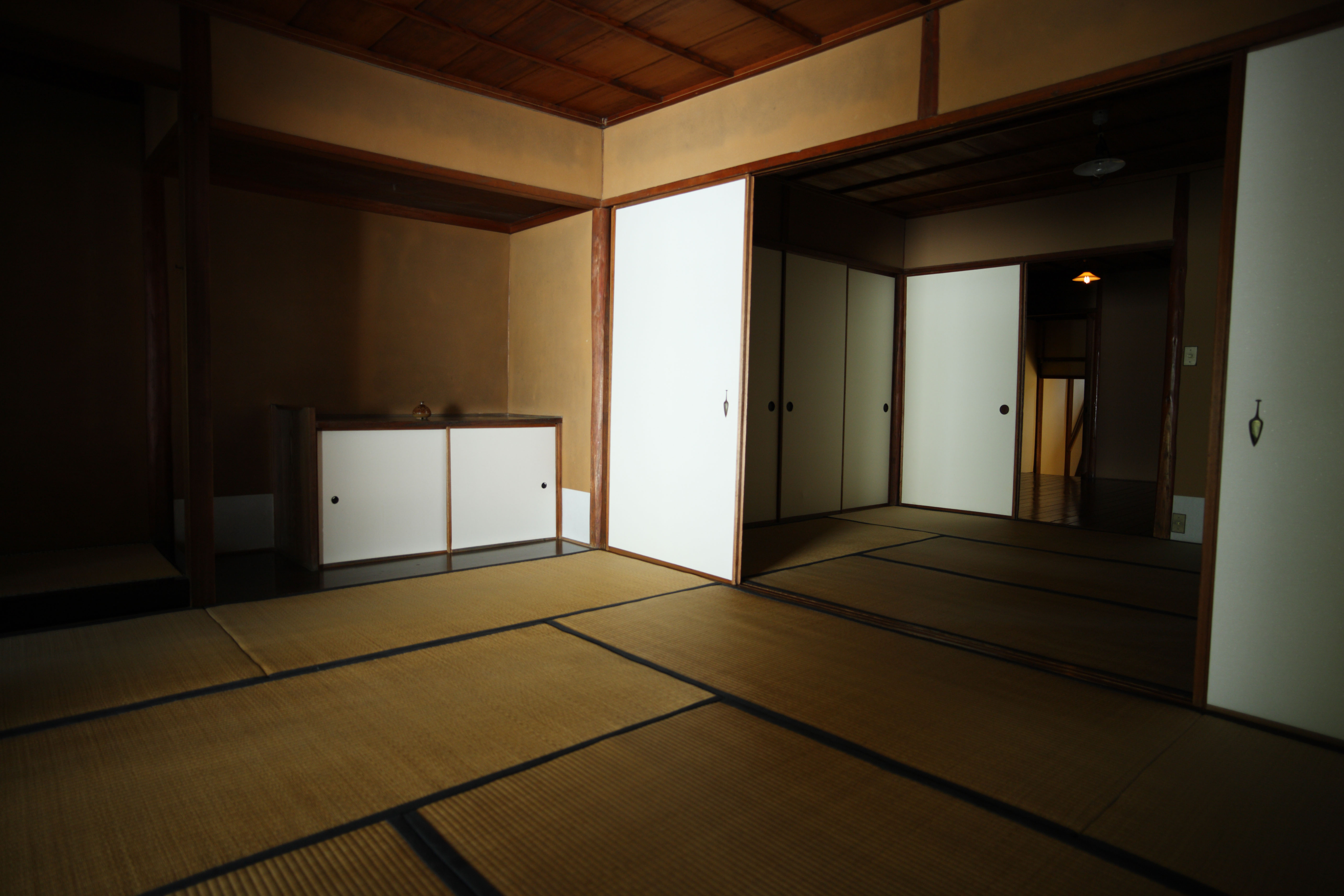 Foto, materiell, befreit, Landschaft, Bild, hat Foto auf Lager,Eine Person des Meiji-mura Village Museum Ostkiefernhaus, das Bauen vom Meiji, tatami verfilzt, Japanisch-Stilzimmer, das Rutschen von Papier-Eingang