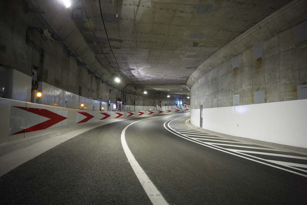 ゆんフリー写真素材集 No 首都高速のトンネル 日本 神奈川