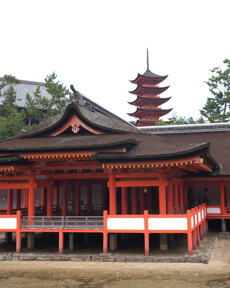 Foto, materiell, befreit, Landschaft, Bild, hat Foto auf Lager,Ein Hauptschrein von Itsukushima-jinja Shrine, Das kulturelle Erbe von Welt, Hauptschrein, Schintoistischer Schrein, Ich bin Zinnober rot