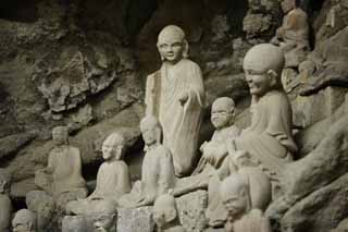 photo,material,free,landscape,picture,stock photo,Creative Commons,Saw Shangdong old stager Gohyaku Rakan, Buddhism, Ishibotoke, Buddhist image, Realization