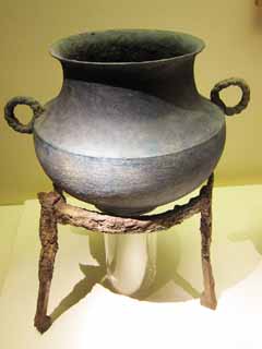 photo,material,free,landscape,picture,stock photo,Creative Commons,Western Han Museum of the Nanyue King Mausoleum Han-type copper tripod, grave, Bronze ware, , burial