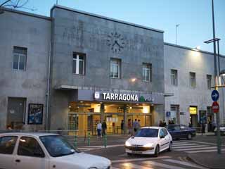 photo,material,free,landscape,picture,stock photo,Creative Commons,Tarragona train station, , , , 