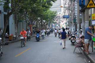 photo,material,free,landscape,picture,stock photo,Creative Commons,According to Shanghai, motorcycle, bicycle, Asphalt, passerby